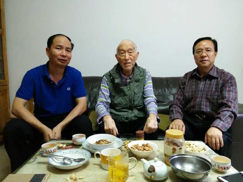 05JBO体育
看望李俊秀老师.jpg